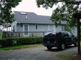 33 Iron Hill Rd, Oak Bluffs, MA 02557