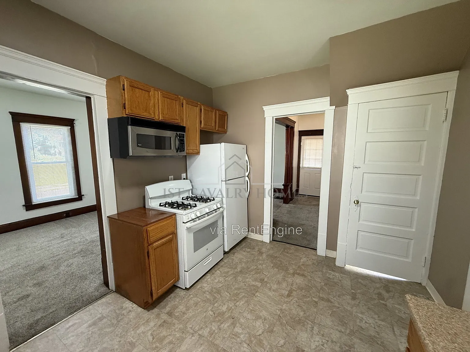 2 bed, 1.5 bath, $1,100 — Photo 3