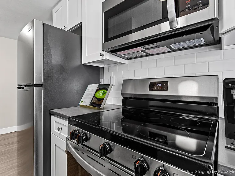 Camelot Apartments — Photo 2