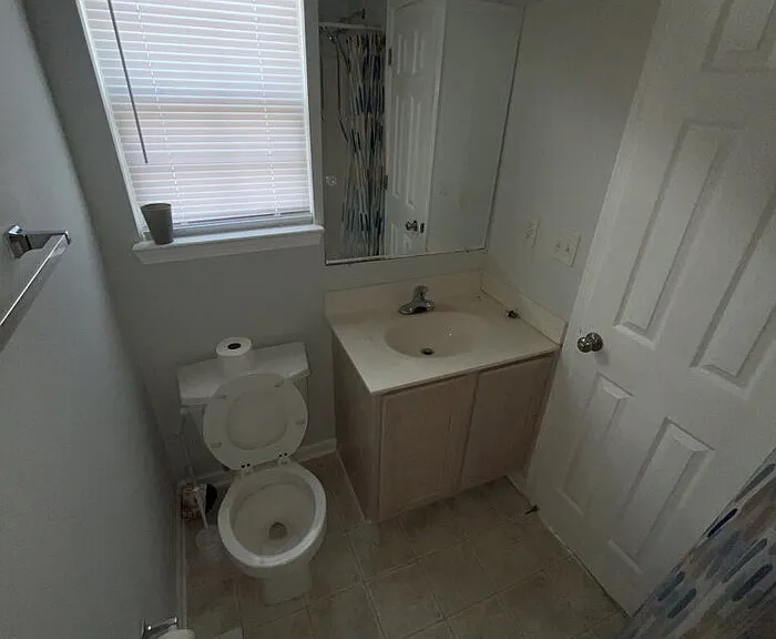 221 Campus Dr #4 — Photo 10