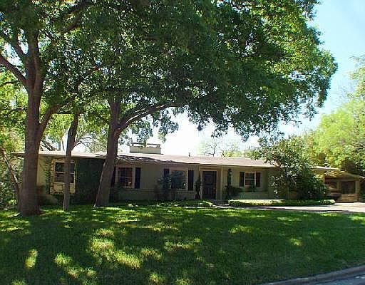 1st image of 940 CANTERBURY HILL