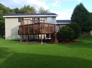 915 99th Cir NE, Blaine, MN 55434