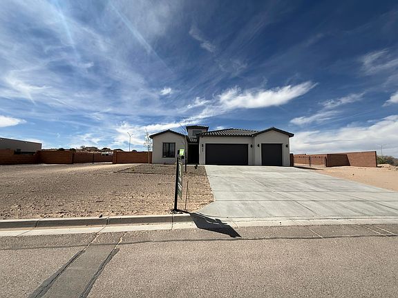 4th image of 605 Colorado Mountain Rd NE