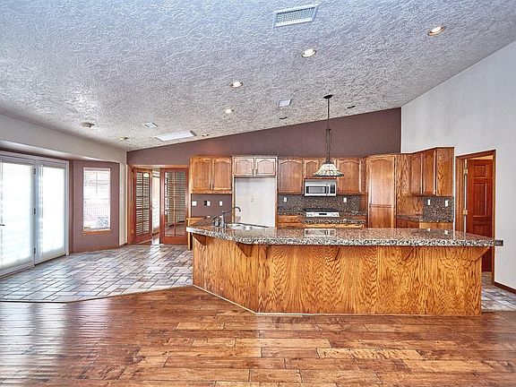 5th image of 20419 Eyota Ln
