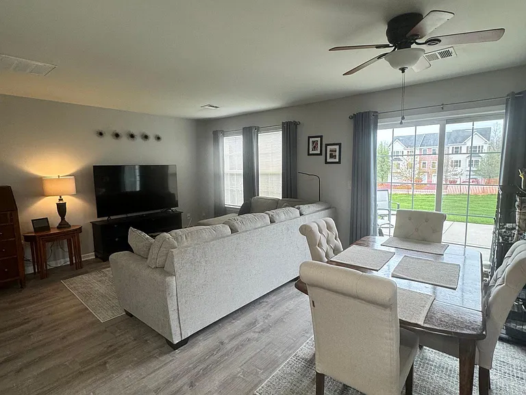 731 Trout Creek Ln — Photo 2