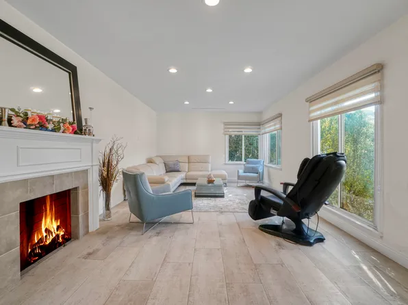 (undisclosed Address), Los Angeles, CA 90034