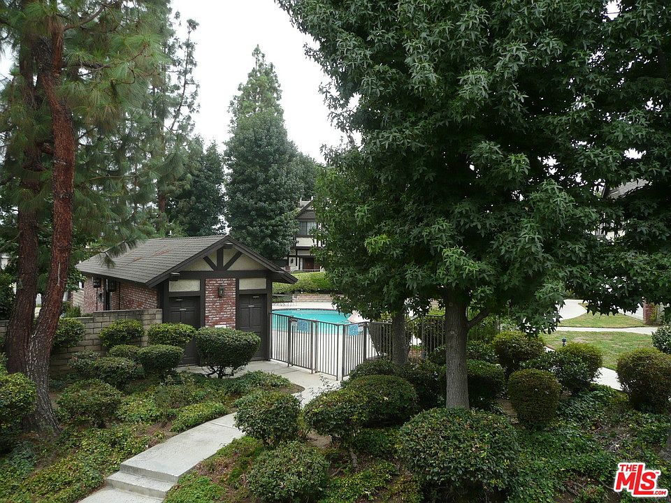 2nd image of 20737 Roscoe Blvd Unit 603