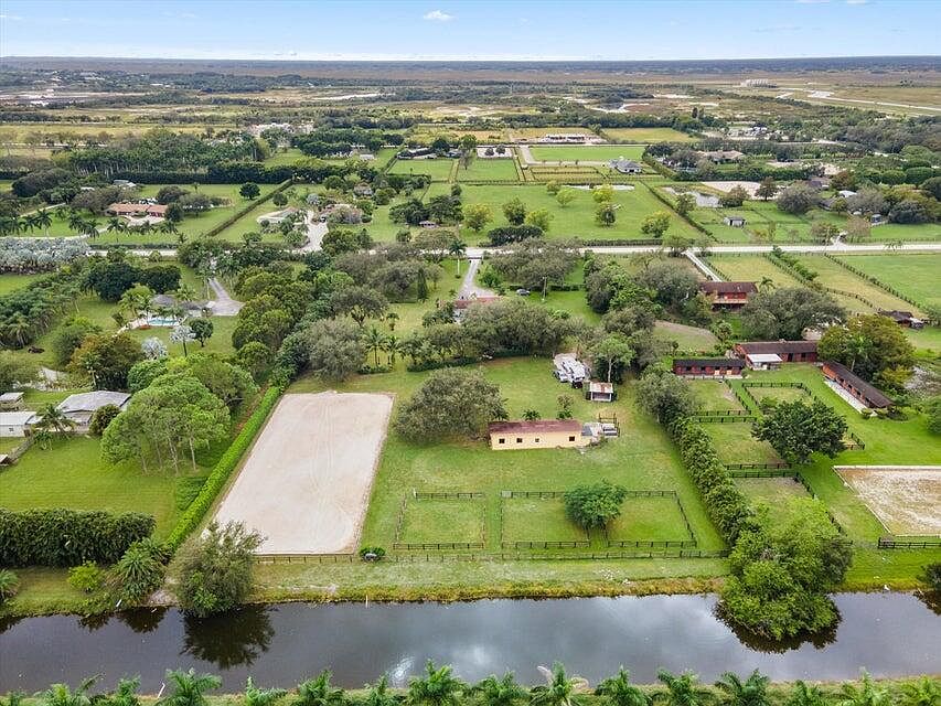 1st image of 16693 Deer Path Lane