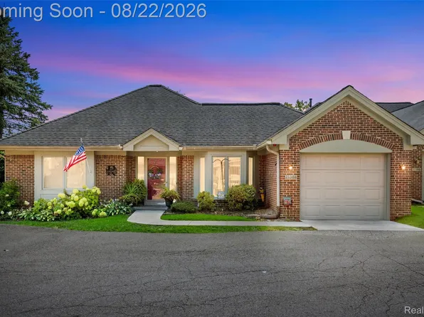 21388 Magnolia Ct, Farmington, MI 48336