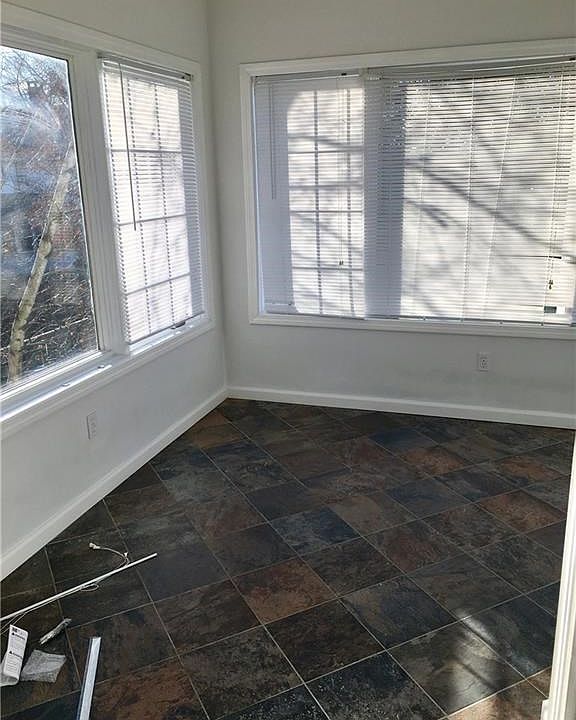 Sun room off kitchen