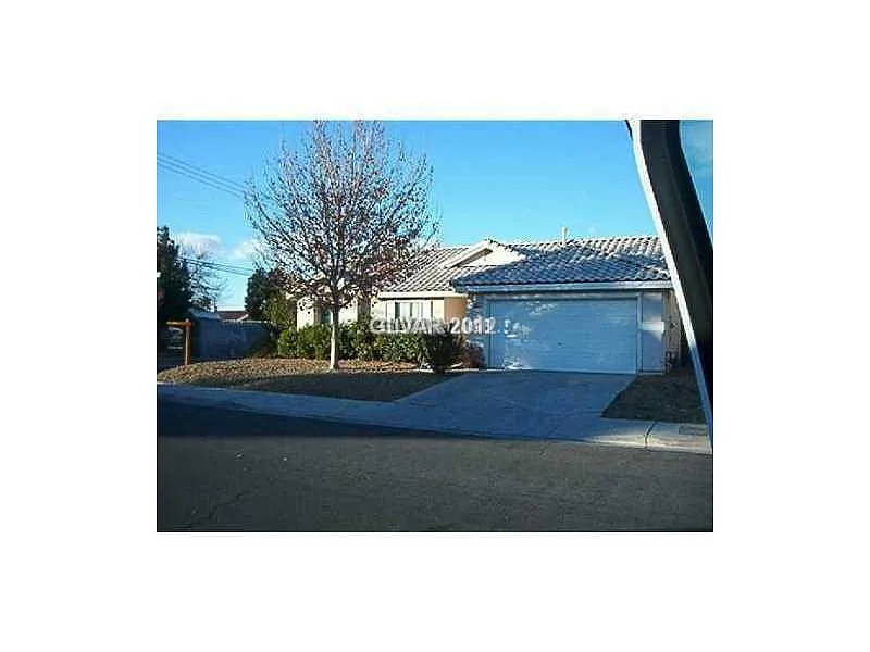 Building Photo - 800 Grape Vine Ave #1