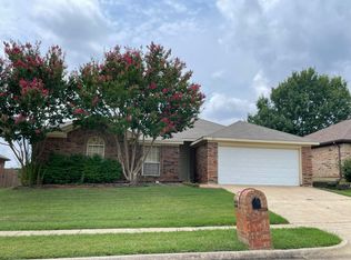 817 Parkhill Dr, Mansfield, TX 76063