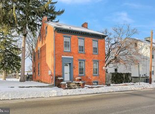 18 Pleasant St, Hanover, PA 17331