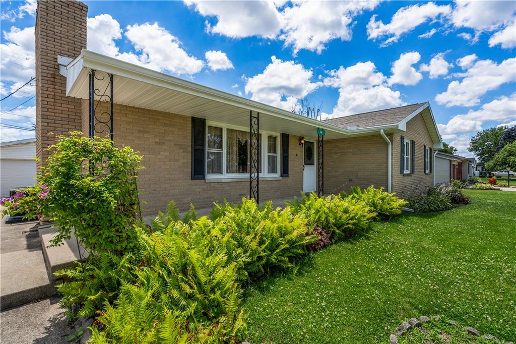 14 Greeneview Dr, Jamestown, OH - View 3