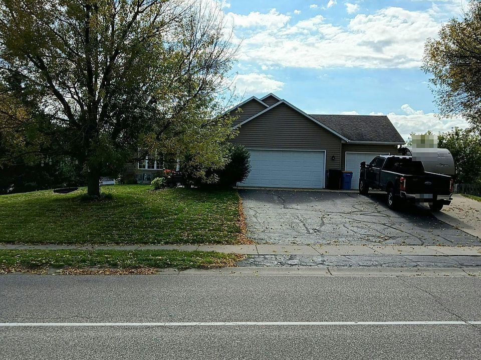 1st image of 11 Birch Ave NW