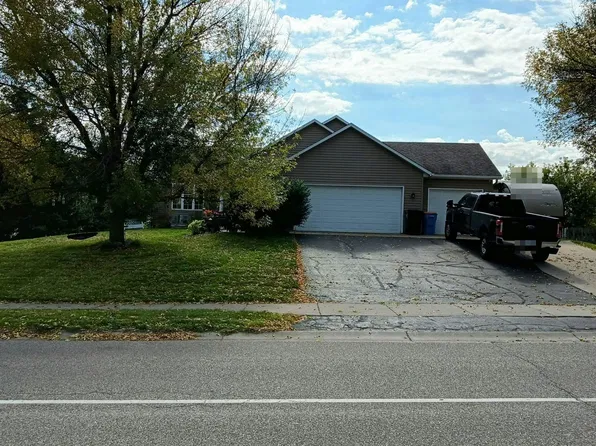11 Birch Ave NW, Saint Michael, MN 55376