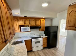 671 Albert St #1, Fredericton, NB E3B 2C2
