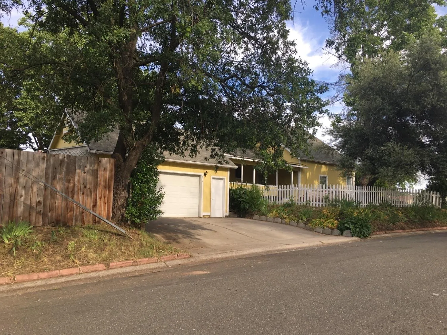 814 Herbert St photo 1