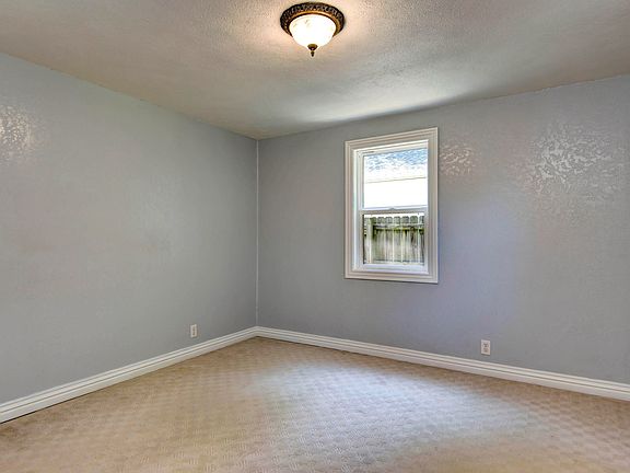 4th image of 1603 W Lee St