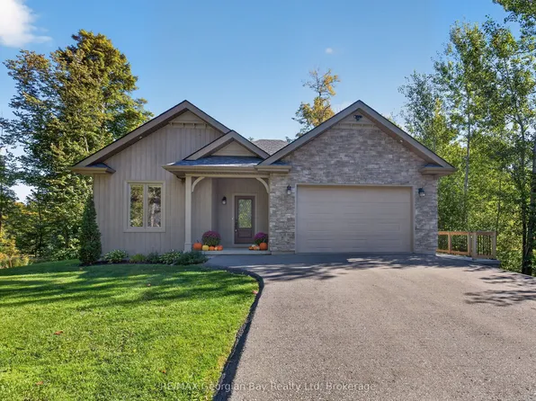 73 Polish Ave, Penetanguishene, ON L9M 1W8