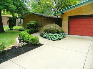 1936 Oak Tree Dr E, Dayton, OH 45440