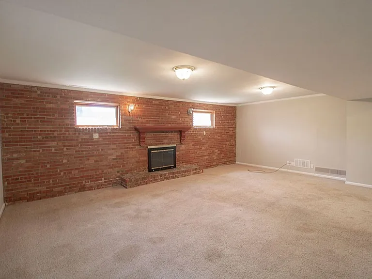 2207 Bushnell Dr — Photo 35