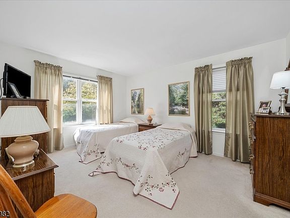 3rd image of 13 Eagles Nest Ln