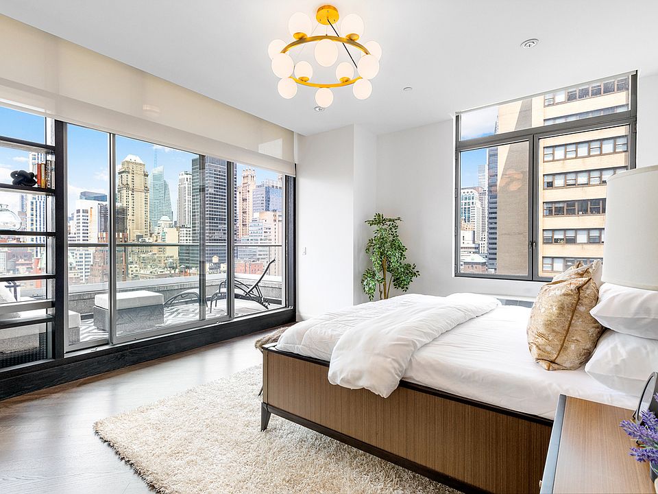 1st image of 556 3rd Ave #2PHA