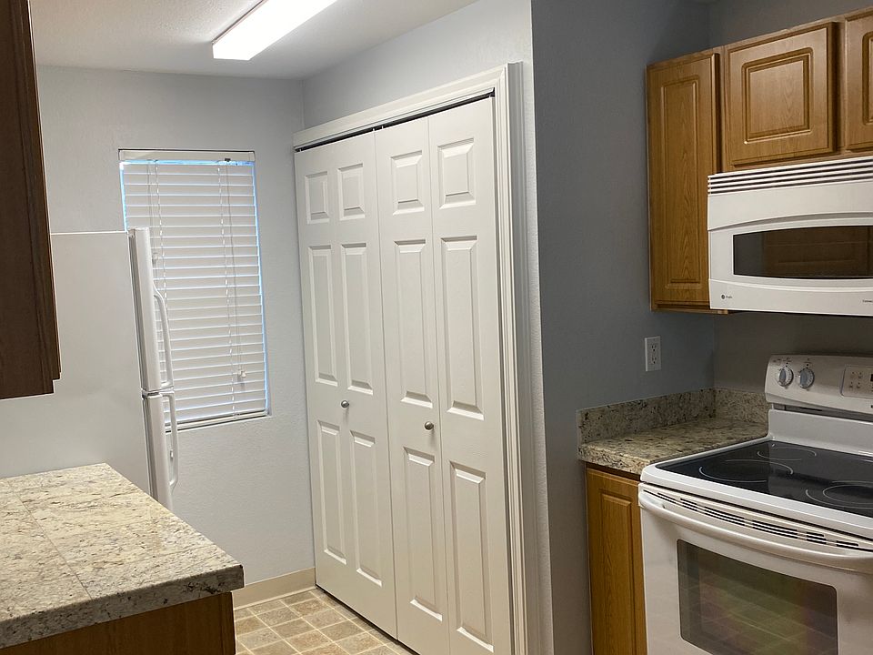 Spacious kitchen with new stovetop