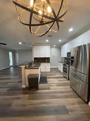 3 bed, 5.0 bath, $4,000 — Photo 3