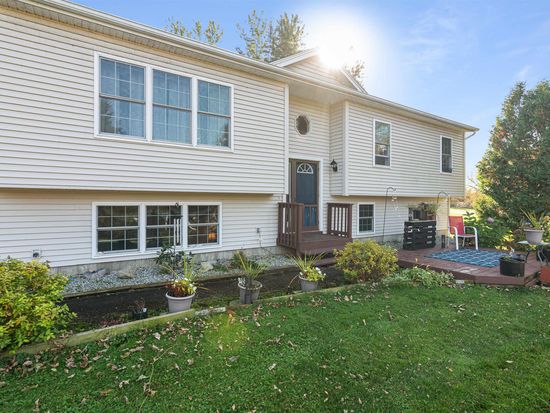 94 Whites Lane, Grand Isle, VT 05458