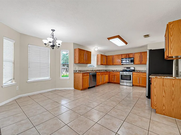 16102 Flatridge Ct — Photo 14