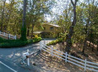 323 Roan Dr, Grants Pass, OR 97526