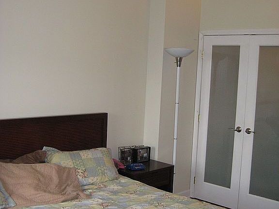Bedroom w/ Walk in Closet