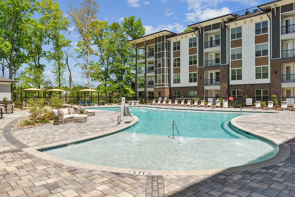 Salt-Water Pool with Grilling Area - Linz Charlotte