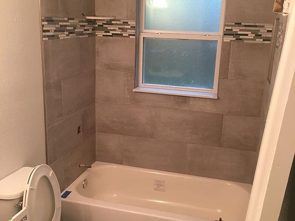 5th image of 2964 Gilmore St