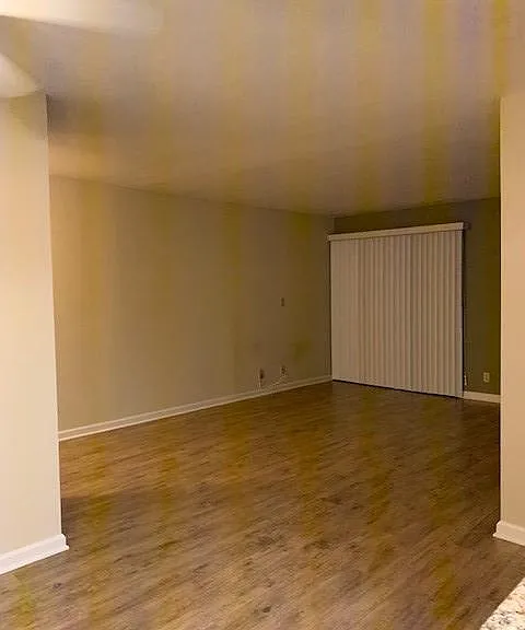 Burbank 300 E. Tujunga - 2-Room Studios — Photo 17