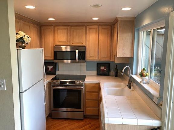3rd image of 278 Truckee Ln