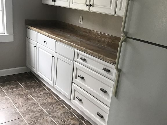 3rd image of 5547 Woodlawn Pl