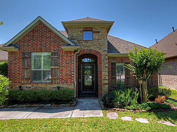 2nd image of 7 Avalon Oaks Pl