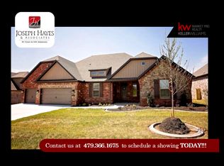 1401 Tuscany Dr, Centerton, AR 72719