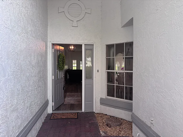 7526 Fairlinks Ct — Photo 2