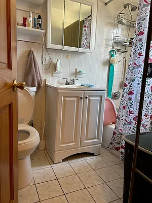 Rented by Alexiou Realty | media 21