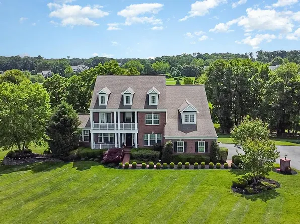 23044 Creighton Farms Dr, Leesburg, VA 20175