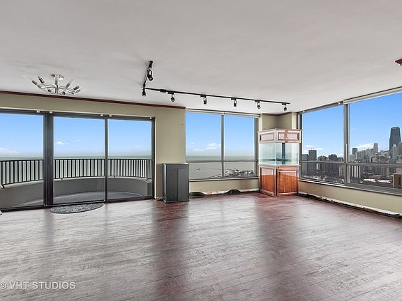 5th image of 2020 N Lincoln Park West Pkwy #37GH