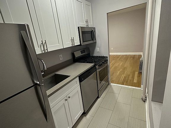 3rd image of 87 Hamilton Pl APT 3A