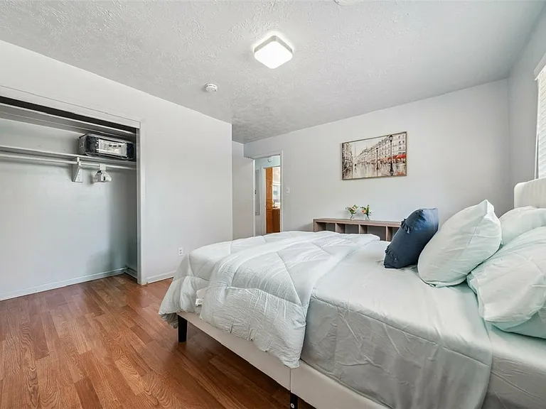 1004 Dominik Dr — Photo 15