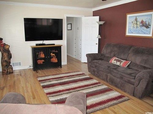 4th image of 5941 S La Salle Dr