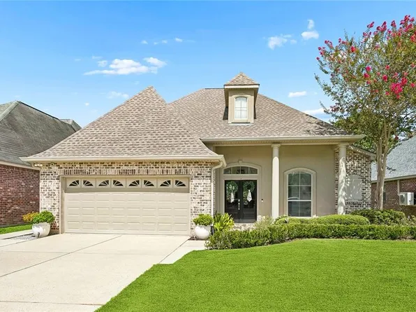 2348 Cours Carson St, Mandeville, LA 70448