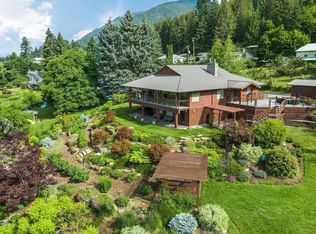 716 Lakeview Blvd, Hope, ID 83836